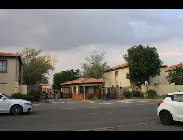 2 BEDROOM APARTMENT FOR SALE IN NOORDWYK